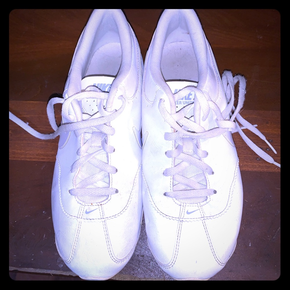 Cheer shoes